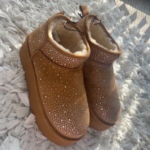 New Madden Girl Platform rhinestone tan boots booties 6.5